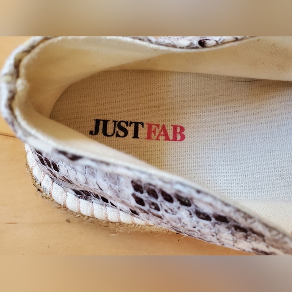 2 for 1 JustFab Loafers Snake skin look brand new in box - Picture 11 of 16